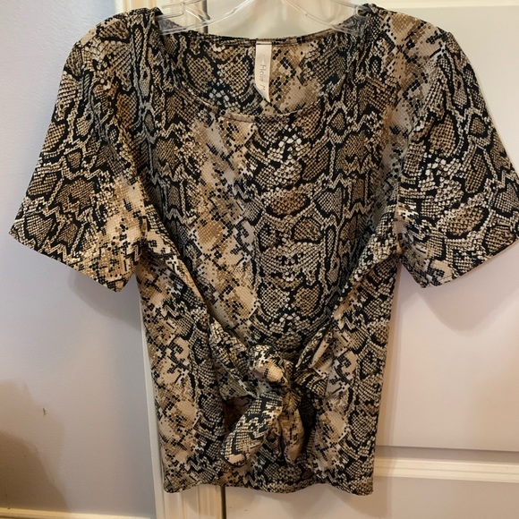 Dress shirt - Picture 1 of 2